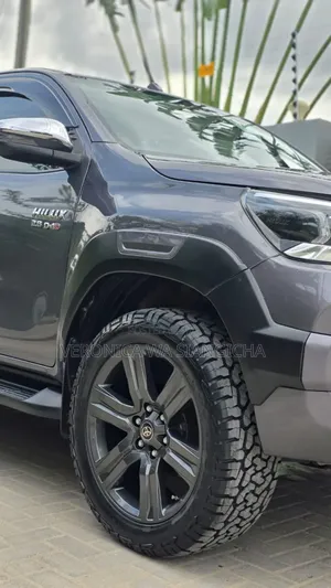 Toyota Hilux 2021 Gray