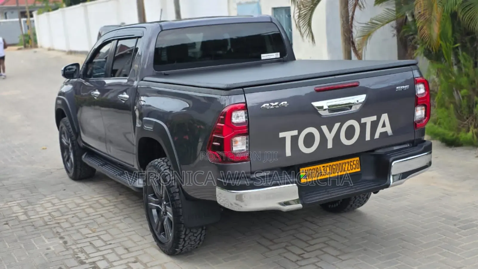 Toyota Hilux 2021 Gray