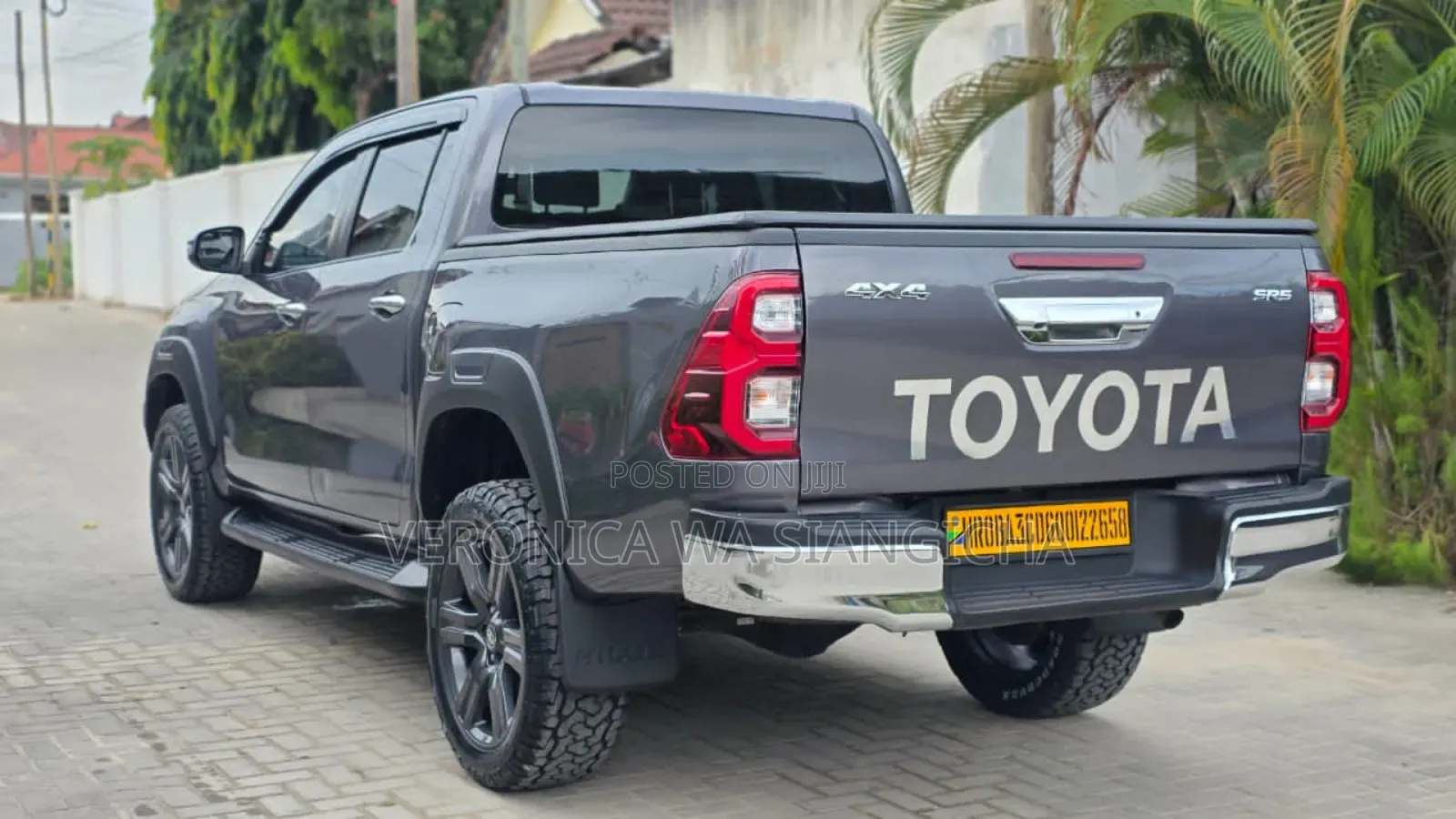 Toyota Hilux 2021 Gray