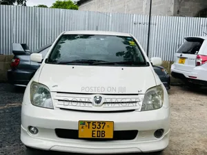 Toyota IST 2005 White