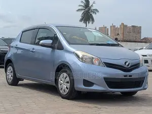 Toyota Vitz 1.3 AWD 5dr 2014 Blue