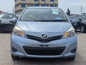 Toyota Vitz 1.3 AWD 5dr 2014 Blue