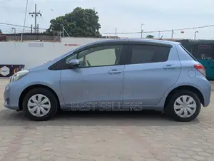 Toyota Vitz 1.3 AWD 5dr 2014 Blue