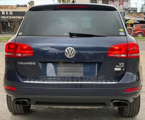 Volkswagen Touareg 2011 Blue