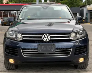 Volkswagen Touareg 2011 Blue