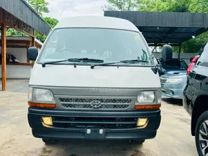Toyota HiAce 2002 White