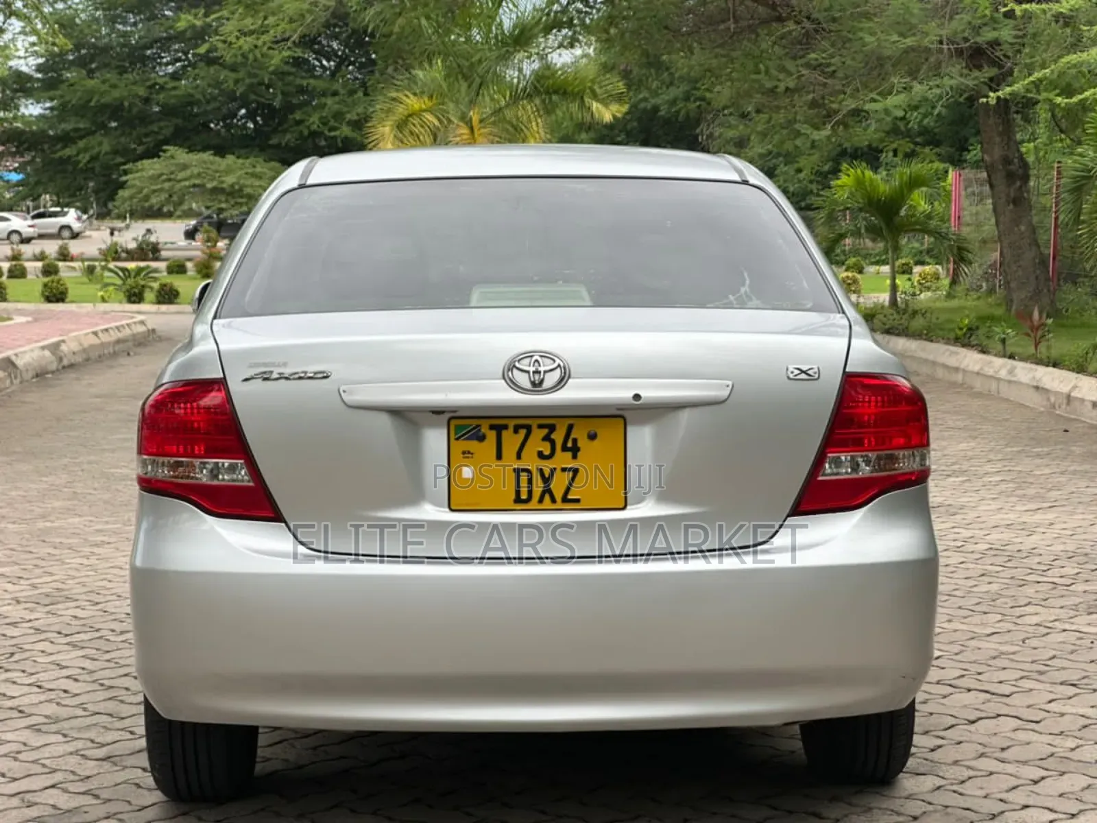Toyota Axio 2010 Silver