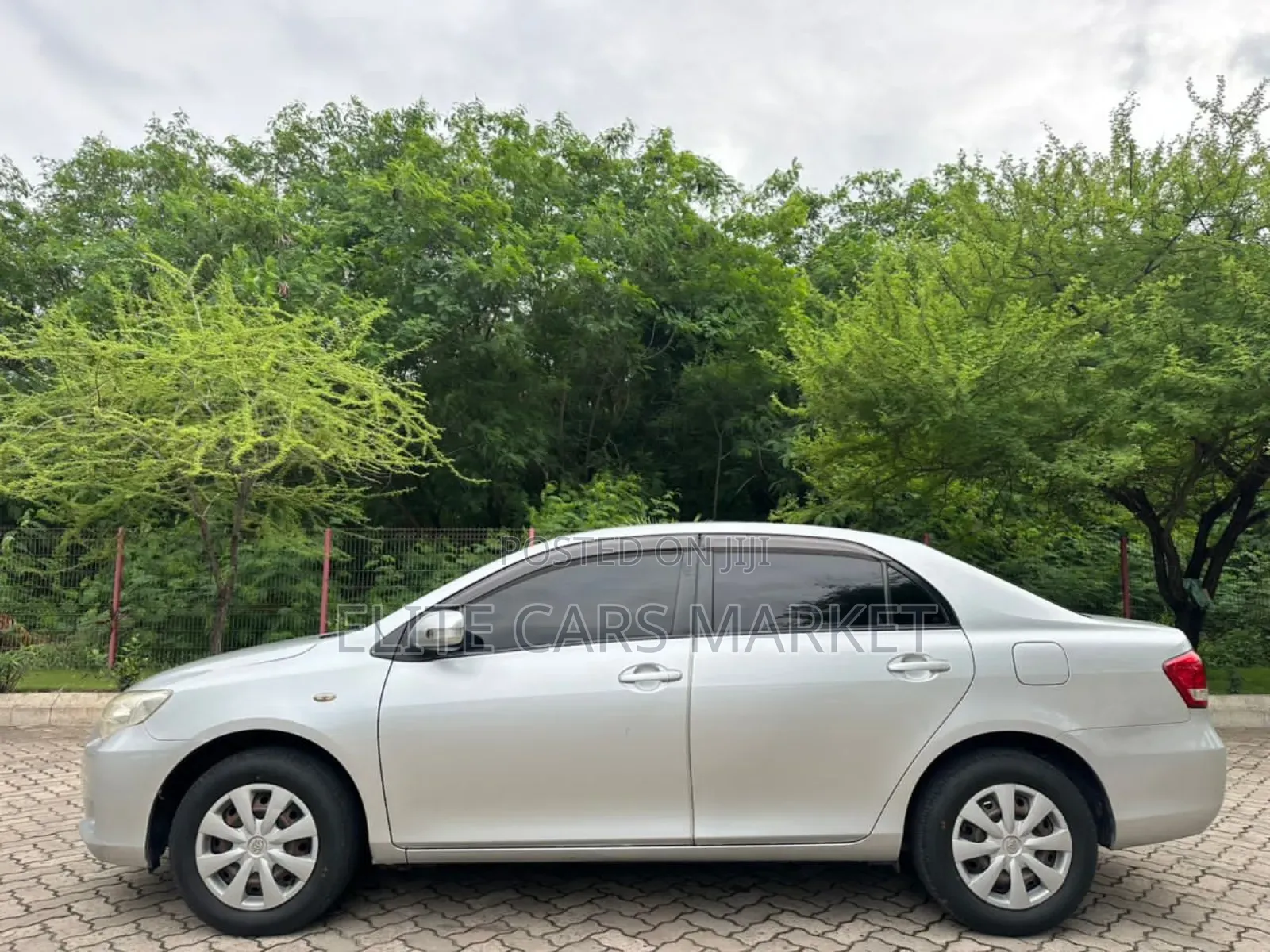 Toyota Axio 2010 Silver