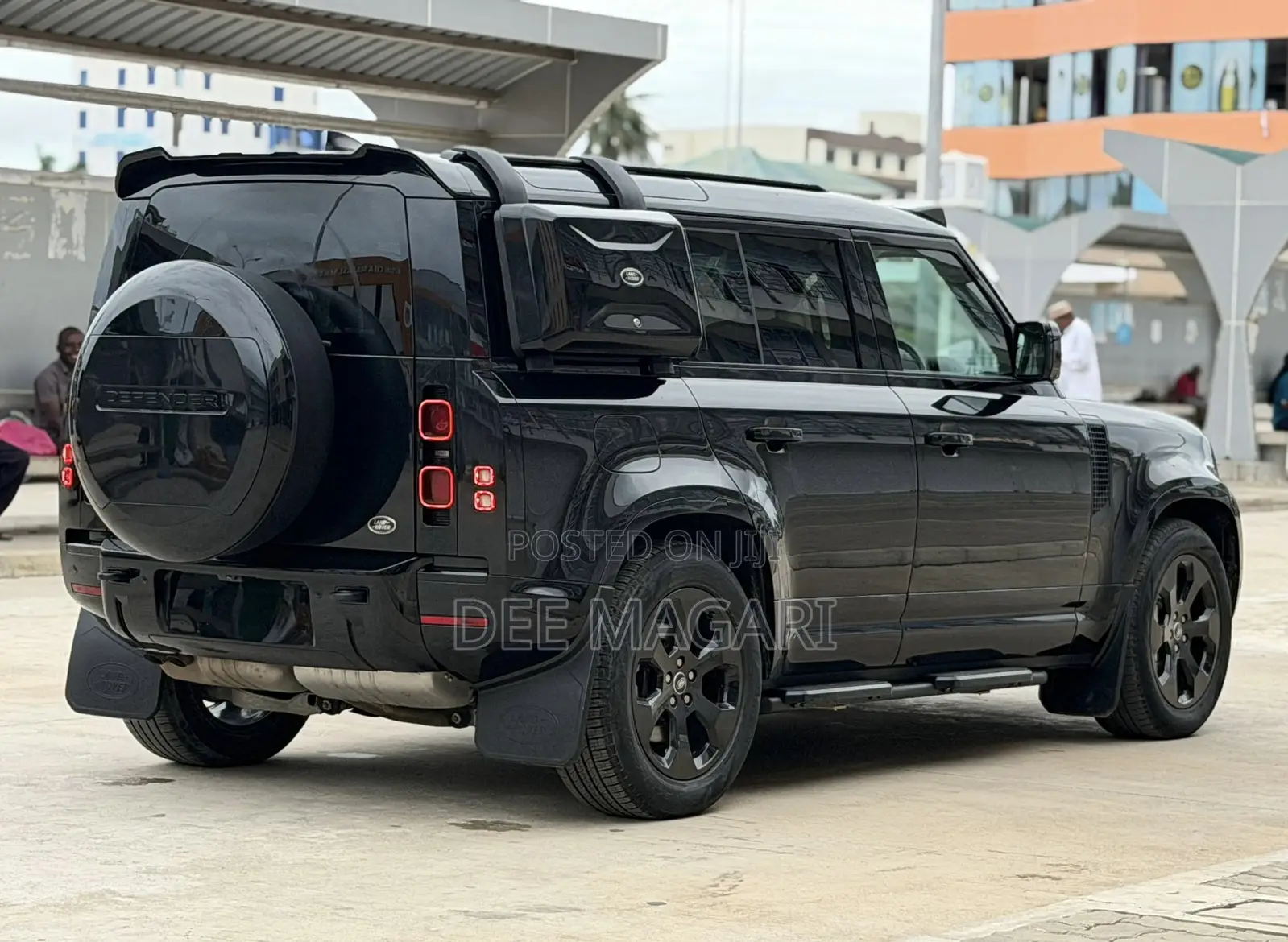 Land Rover Defender X-Dynamic SE 2023 Black