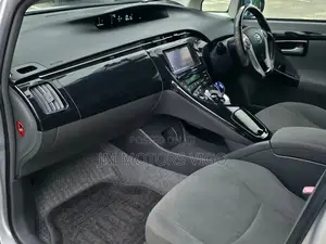 Toyota Prius 2010 Silver