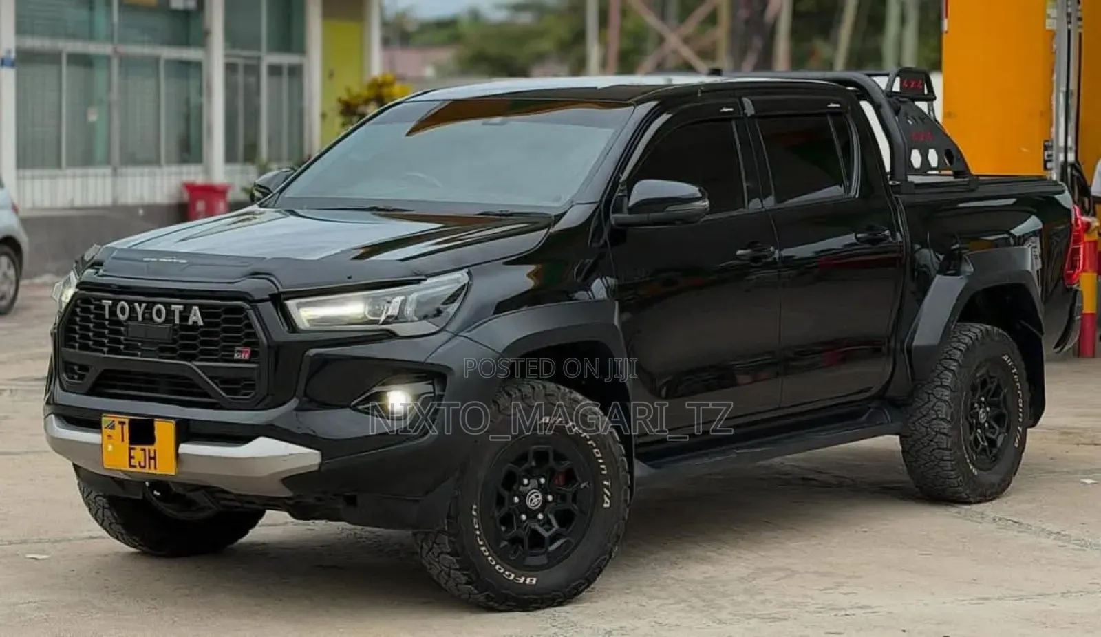 Toyota Hilux 2024 Black