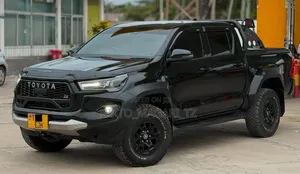 Toyota Hilux 2024 Black