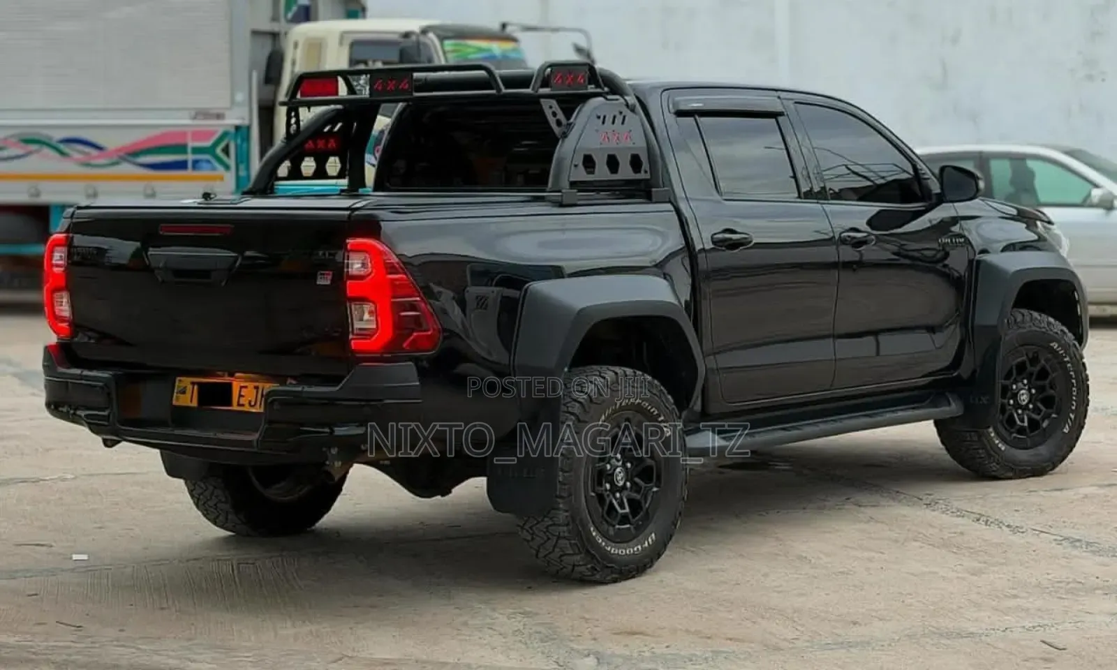 Toyota Hilux 2024 Black