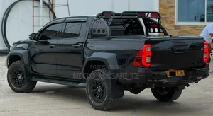Toyota Hilux 2024 Black