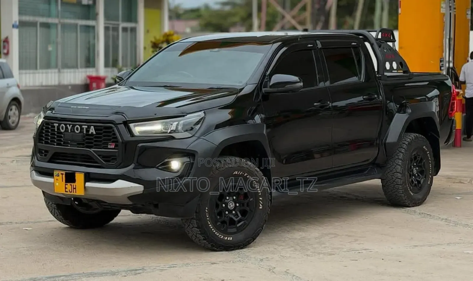 Toyota Hilux 2024 Black
