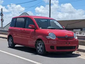 Toyota Sienta 1.5 AWD 2005 Red
