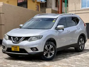 Nissan X-Trail 2015 Silver