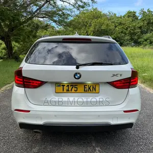 BMW X1 xDrive28i 4dr SUV AWD (2.0L 4cyl Turbo 8A) 2014 White
