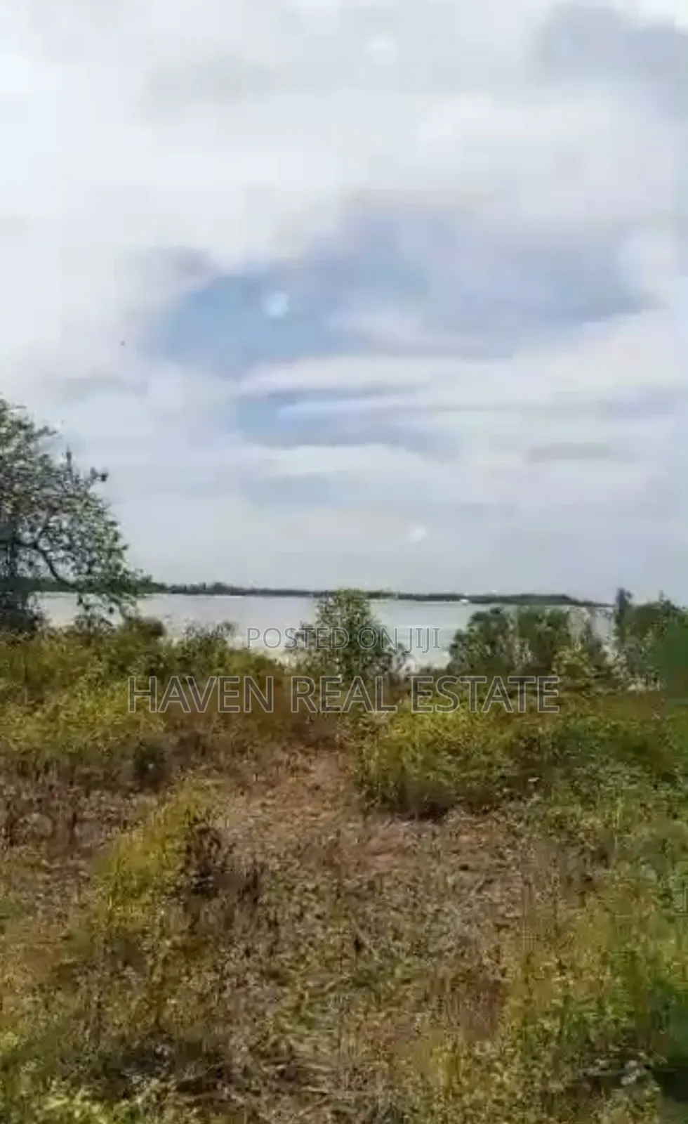Beach Plot for Sale at Zanzibar Pongwe