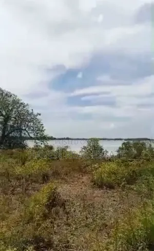 Beach Plot for Sale at Zanzibar Pongwe