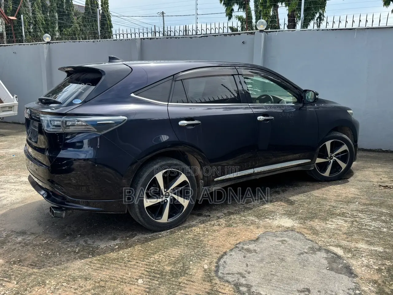Toyota Harrier 2.0 2014 Blue