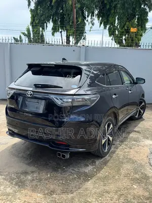 Toyota Harrier 2.0 2014 Blue