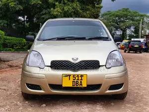 Toyota Vitz 2004 Gold