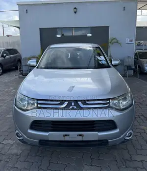 Mitsubishi Outlander 2013 Silver