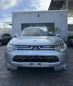 Mitsubishi Outlander 2013 Silver