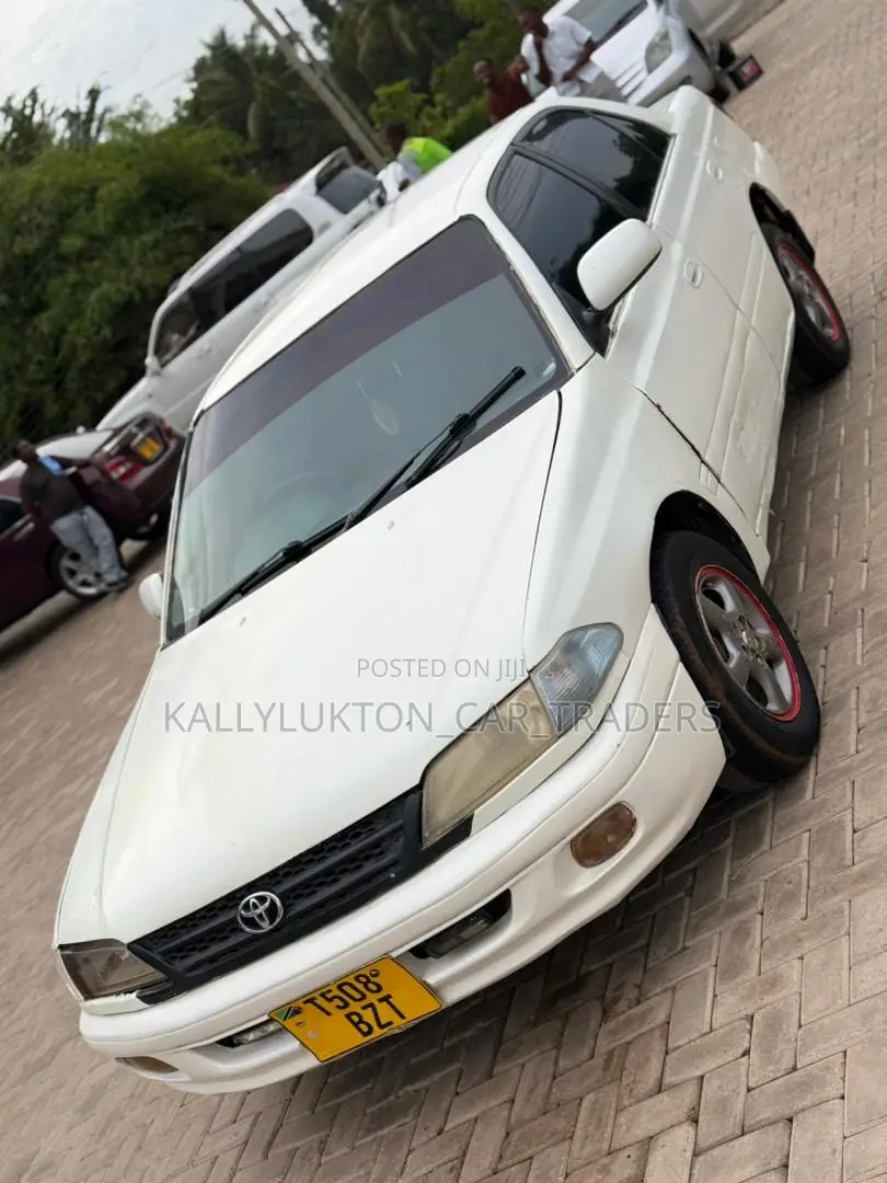 Toyota Carina 2000 White