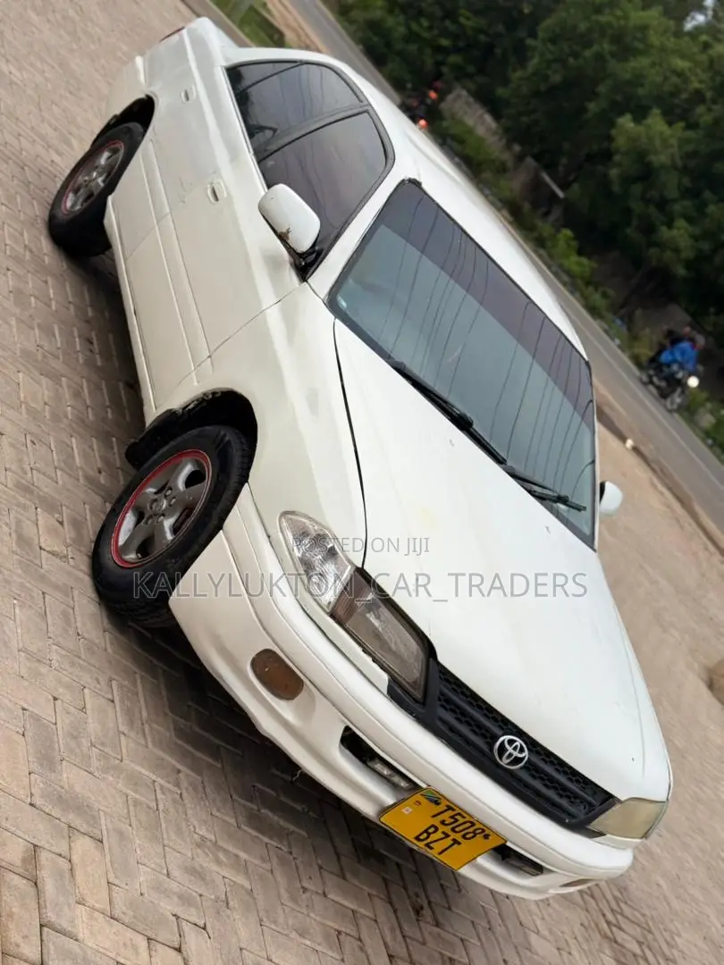 Toyota Carina 2000 White