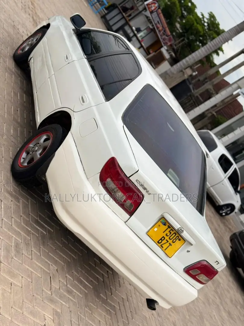 Toyota Carina 2000 White