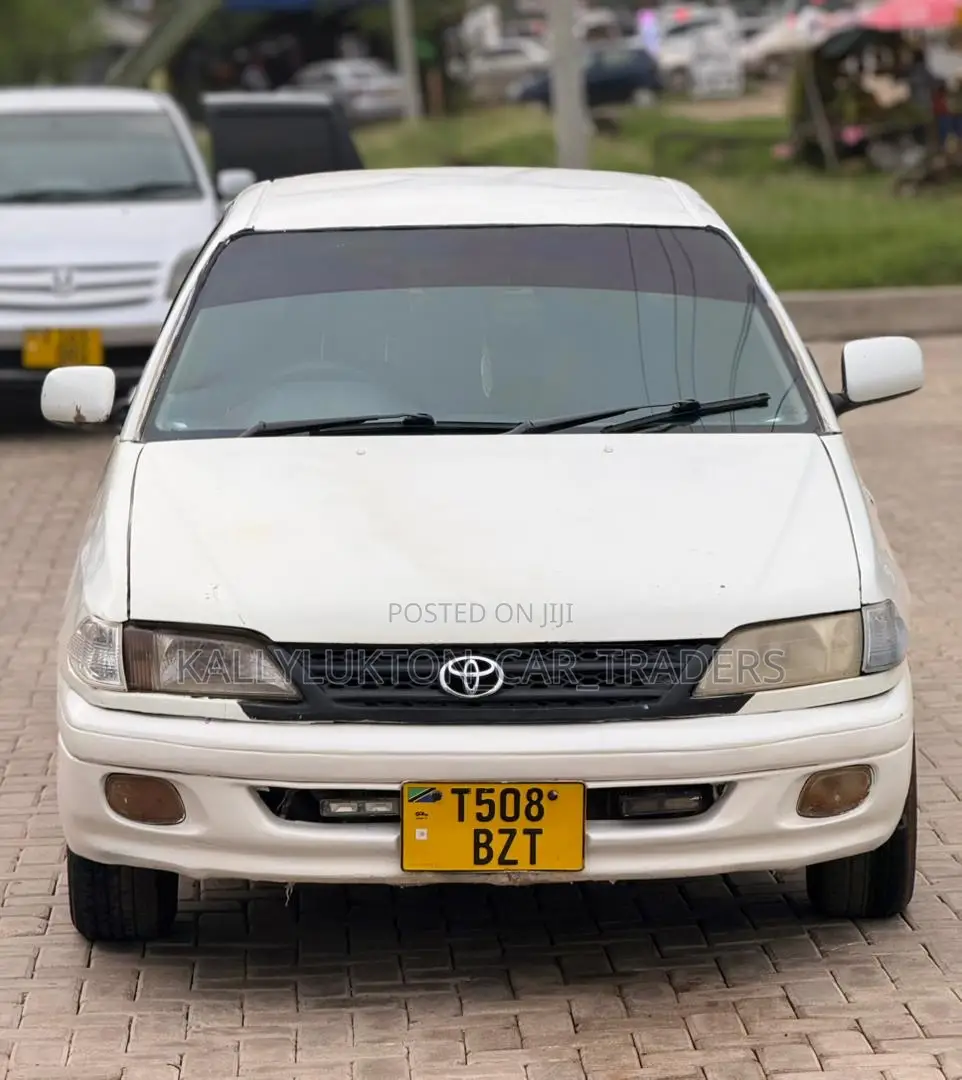 Toyota Carina 2000 White