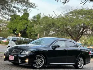 Toyota Crown 2011 Black