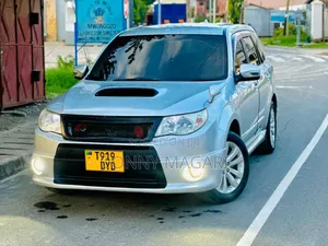 Subaru Forester 2011 Silver