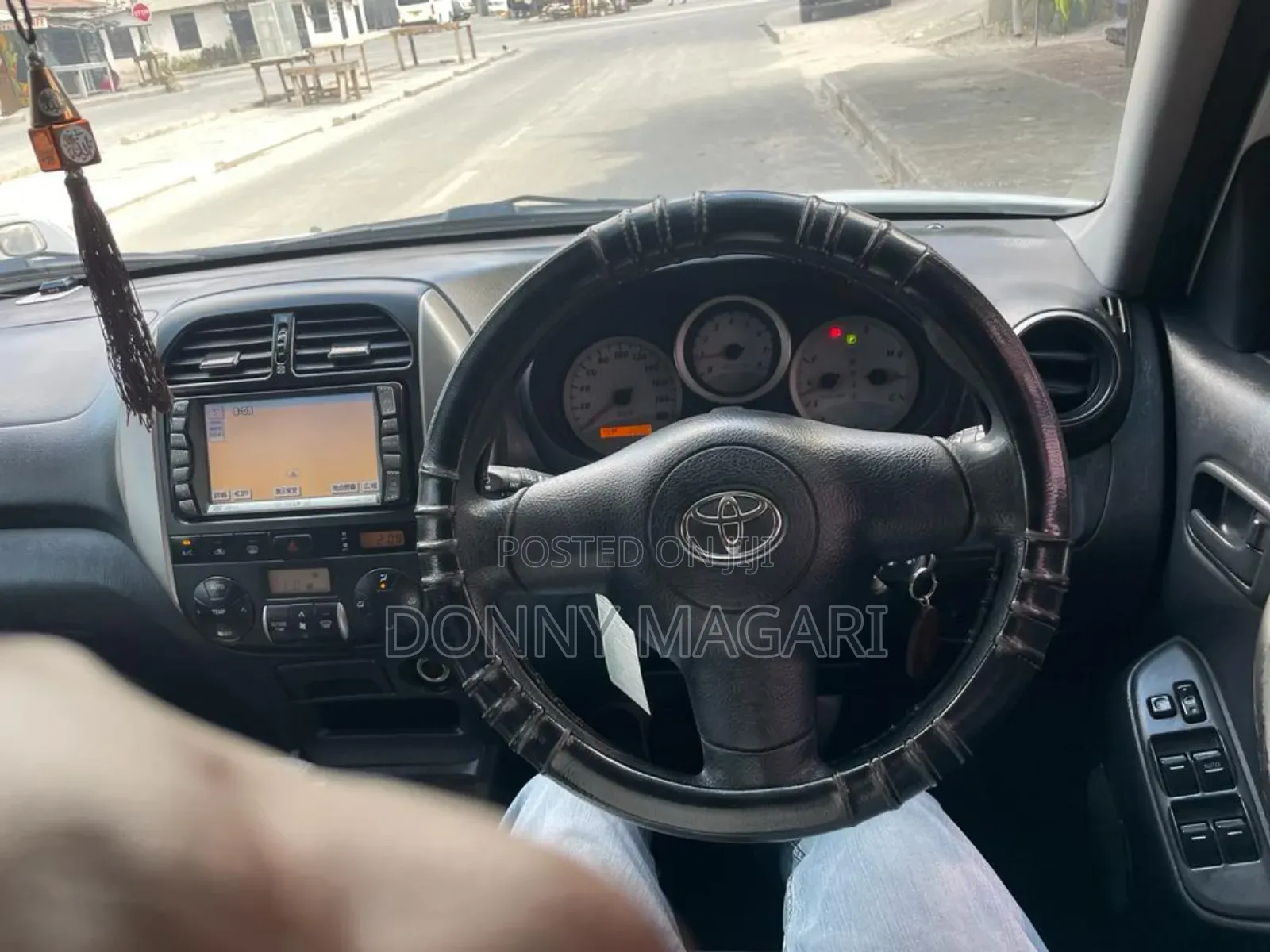 Toyota RAV4 2005 White