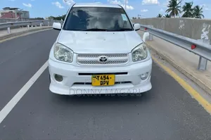 Toyota RAV4 2005 White