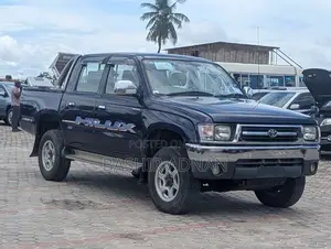 Toyota Hilux 2001 Blue