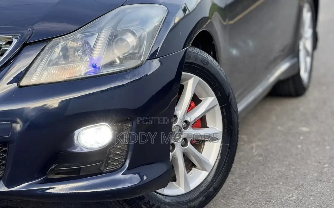 Toyota Crown 2009 Blue
