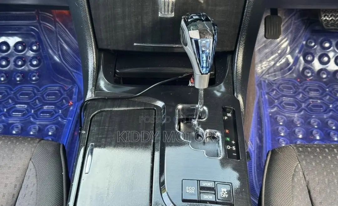 Toyota Crown 2009 Blue