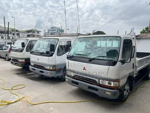 Mitsubishi Canter 1998 White