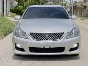 Toyota Crown 2010 Silver