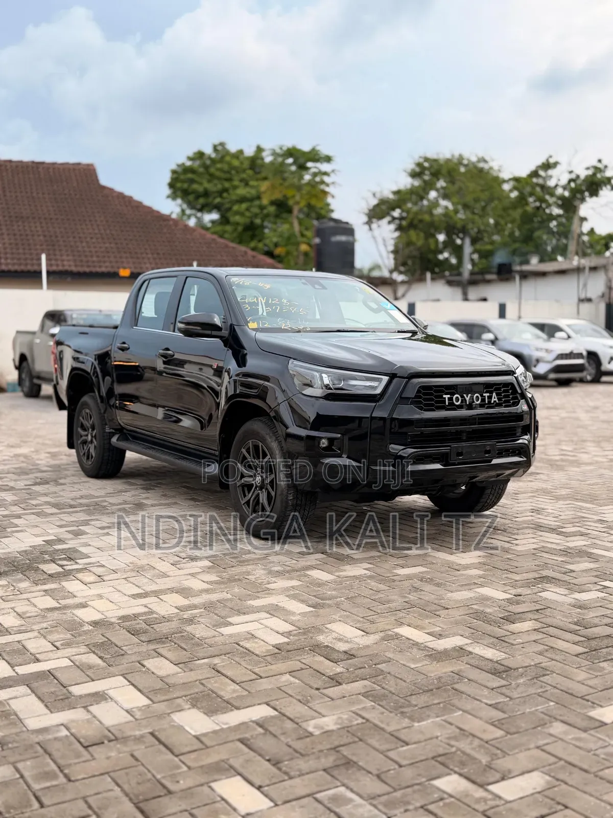 Toyota Hilux 2022 Black