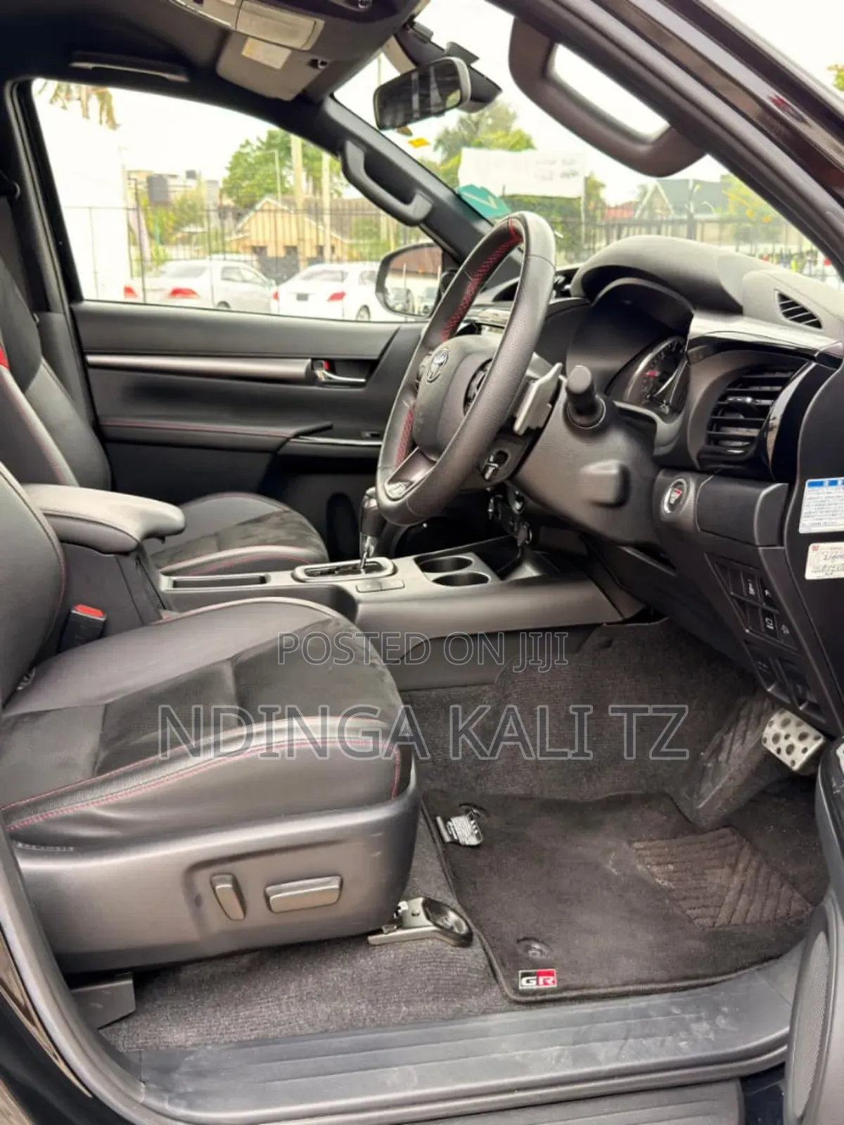 Toyota Hilux 2022 Black