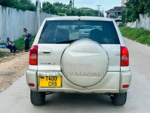 Toyota RAV4 Automatic 2003 Gold