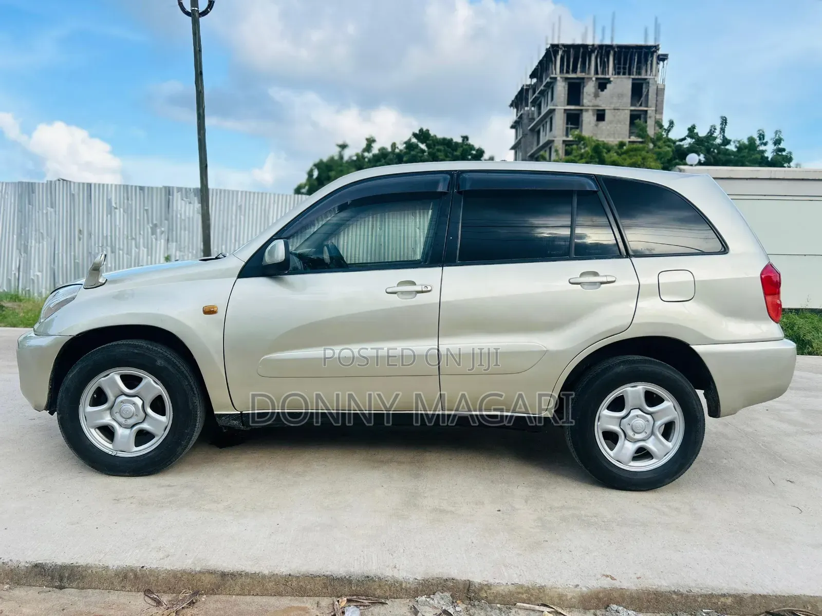 Toyota RAV4 Automatic 2003 Gold