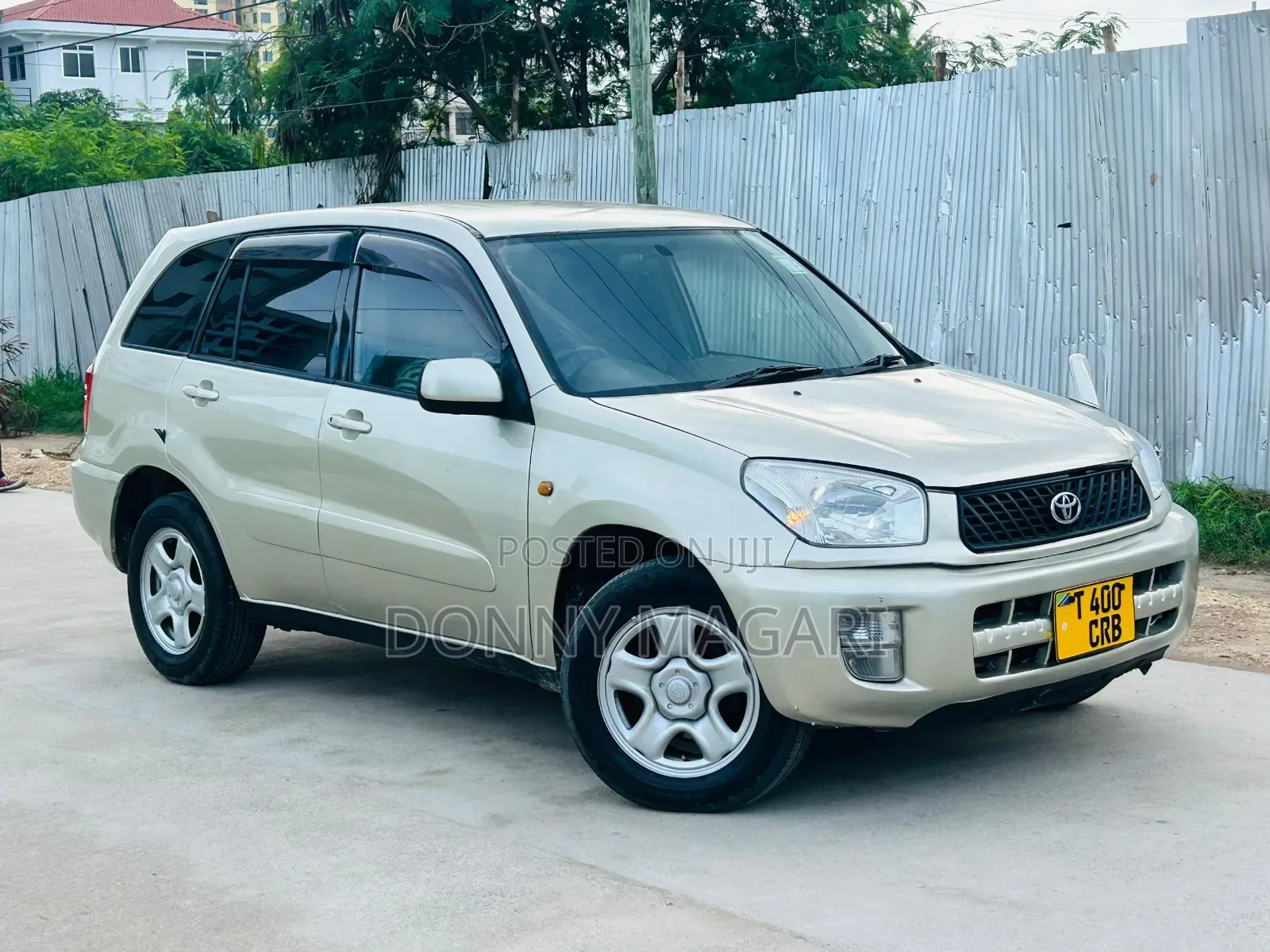 Toyota RAV4 Automatic 2003 Gold