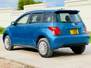 Toyota IST 2003 Blue