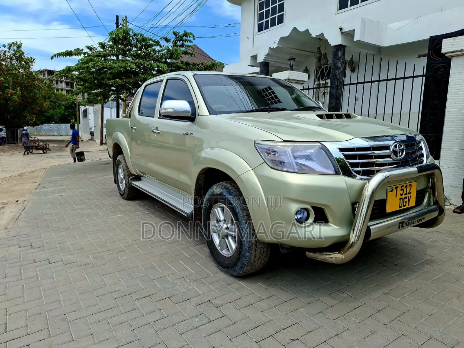 Toyota Hilux 2016 Gold