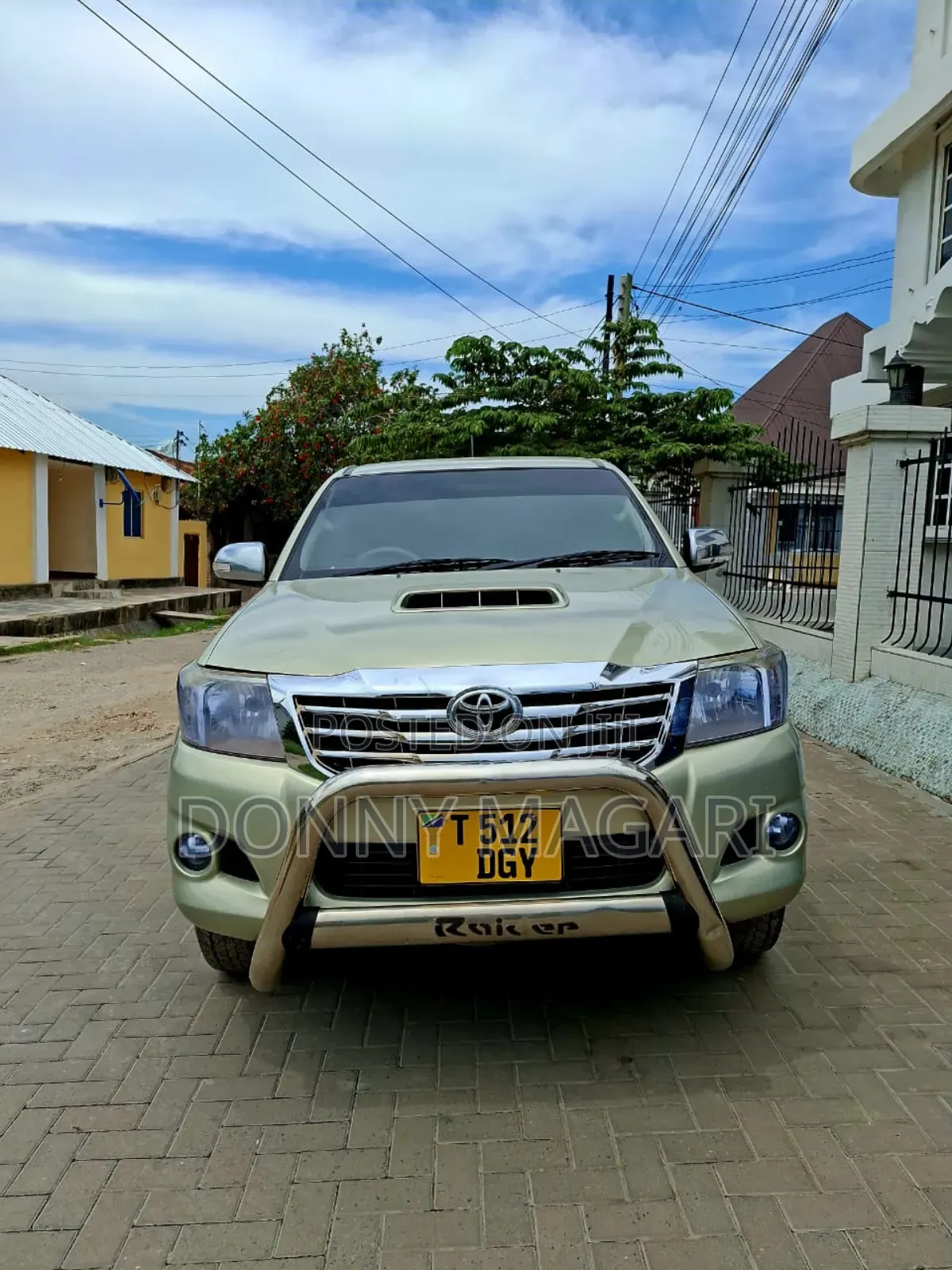 Toyota Hilux 2016 Gold